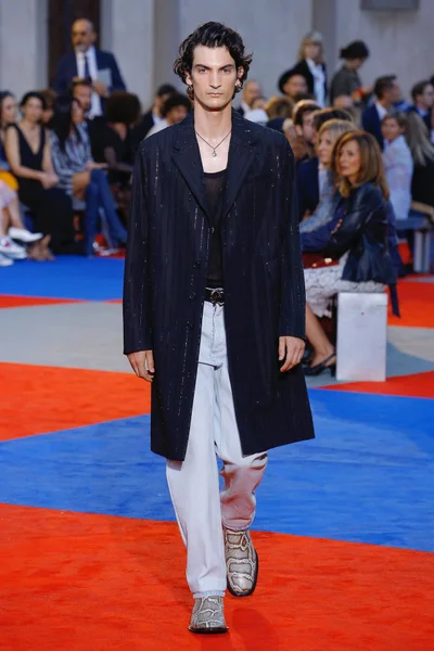 Look 35